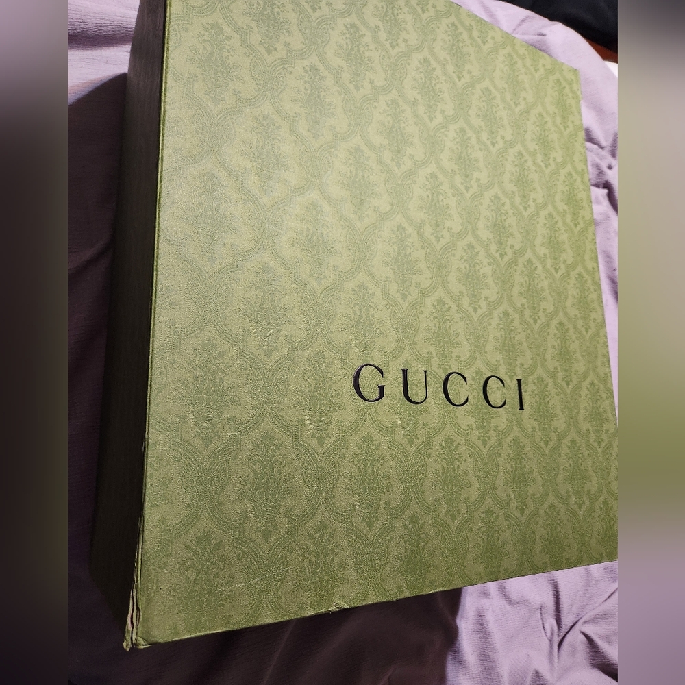 XL Gucci empty green box